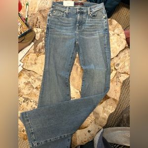 7 For All Mankind Flares. Light wash. New.